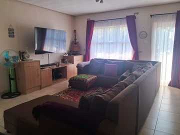 3 Bedroom Flat & Apartment