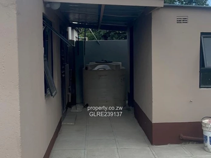 Spacious-2 beds co-house  To Let 