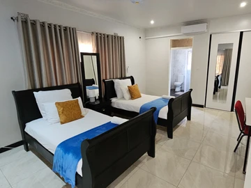5 Bedroom House