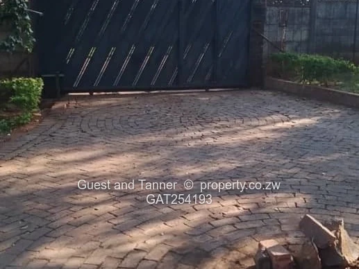 HILLSIDE- COMMERCIAL/RESIDENTIAL PROPERTY ON 1,729m²