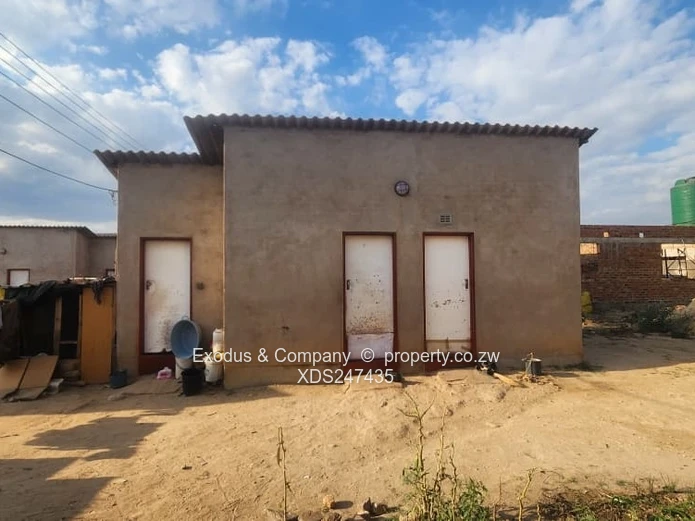 A 2-roomed house for sale in Budiriro