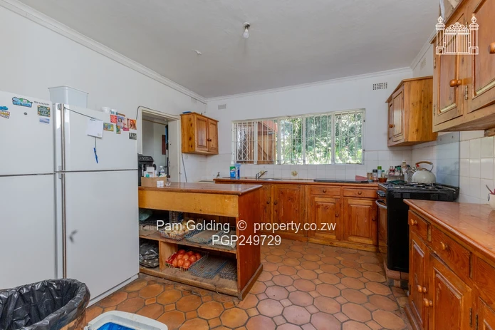 Glen Lorne Family Home Set Amongst Mature Trees and Established Gardens 