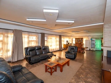 7 Bedroom House