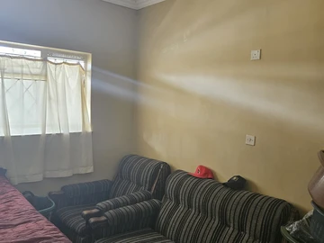 2 Bedroom Flat & Apartment