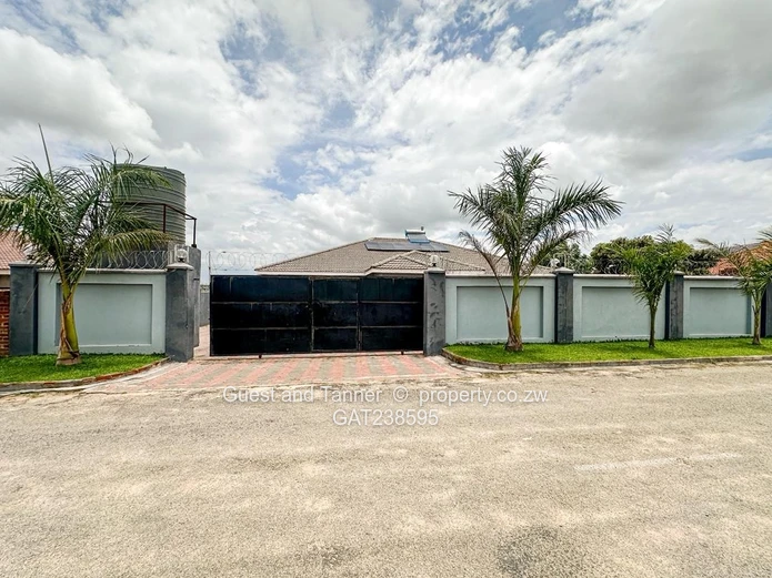  4-bedroom house in Rockview, Harare East For Sale 