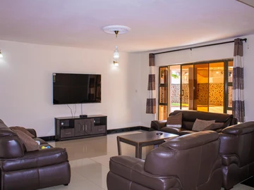 5 Bedroom House