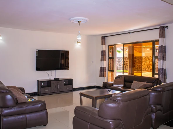 5 Bedroom House