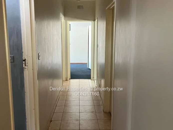 Gunhill 4-Bed Family Home on 2800 m² with Garden