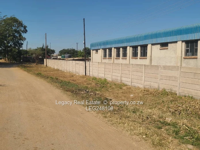 Commercial Warehouse With High Roof Clearance For Sale