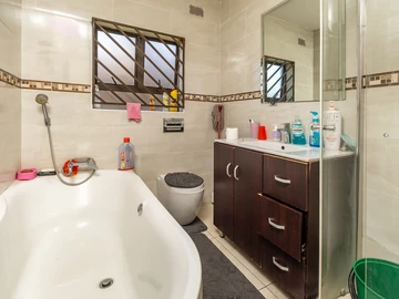 3 Bedroom Garden Flat