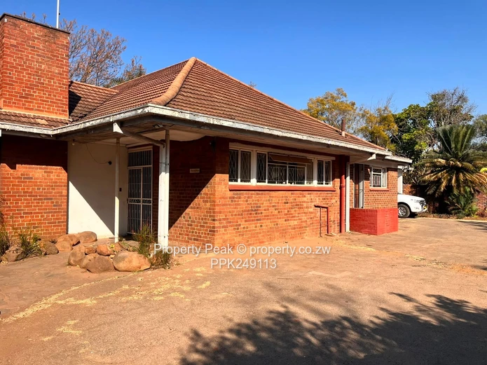 Belgravia 7-Bed Family Home on 4053m² in one of the regions most attractive investment zones