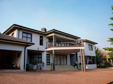 6 Bedroom House