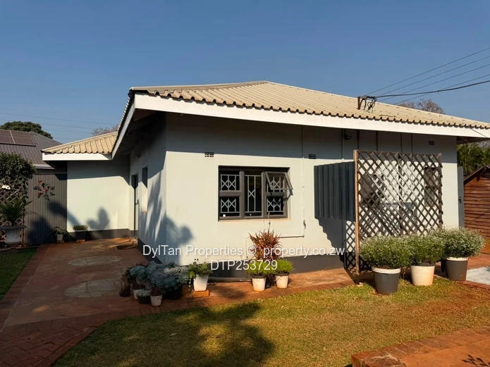 80m² Standalone Office in Mount Pleasant with Garden