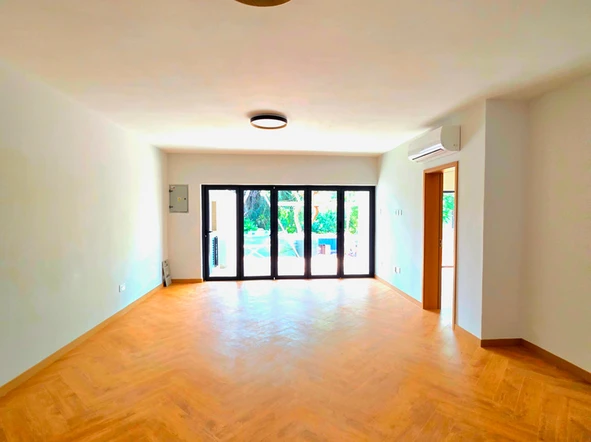 3 Bedroom Flat & Apartment