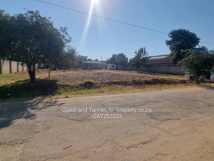 Zimre Park Stand with 2-Bedroom Cottage for Sale 