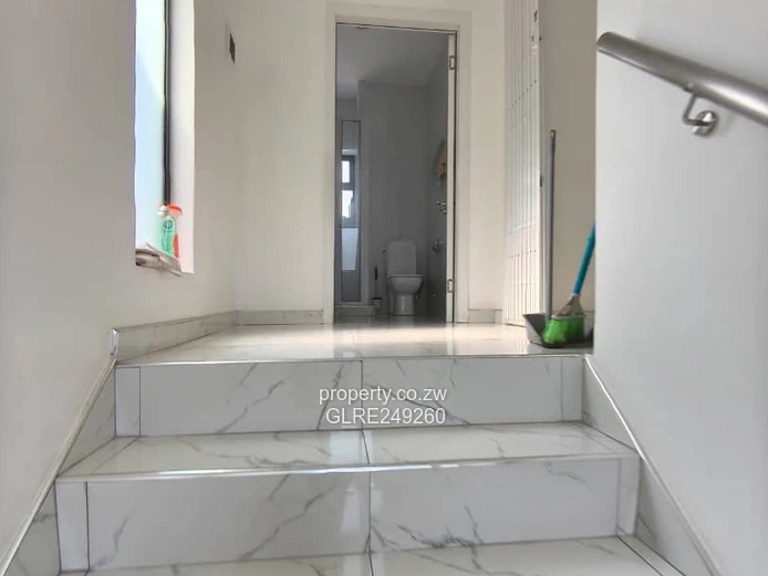 Modern 3-Bed Apartment with Borehole in Newlands