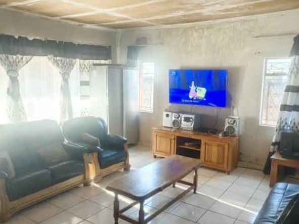 3 Bedroom Flat & Apartment