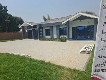 4 Bedroom Flat & Apartment