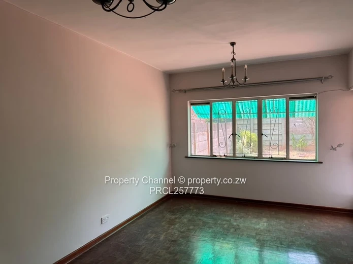 1-Bed Garden Flat in Avenues — Parquet Floors & Borehole