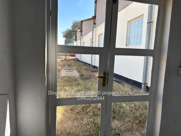 Warehouse/factory for rent in Marondera  (Sole Mandate)