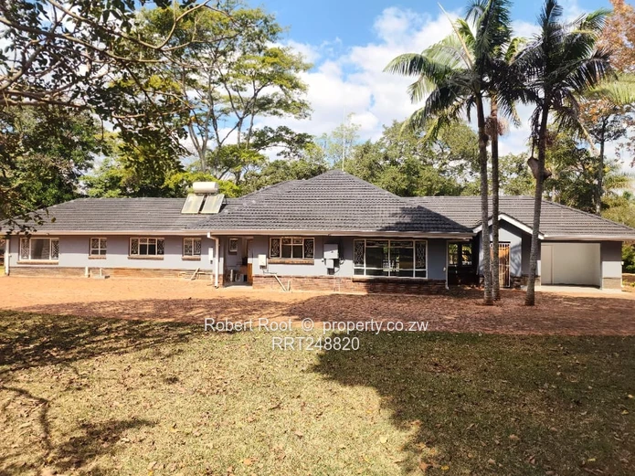 Prime Commercial Space to Let  In Helensvale