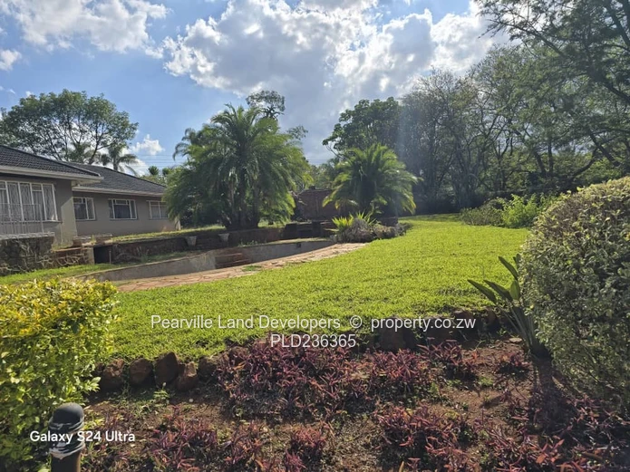 4bedroom house, main ensuite in Greystone park,4612sqm ,deed 390k