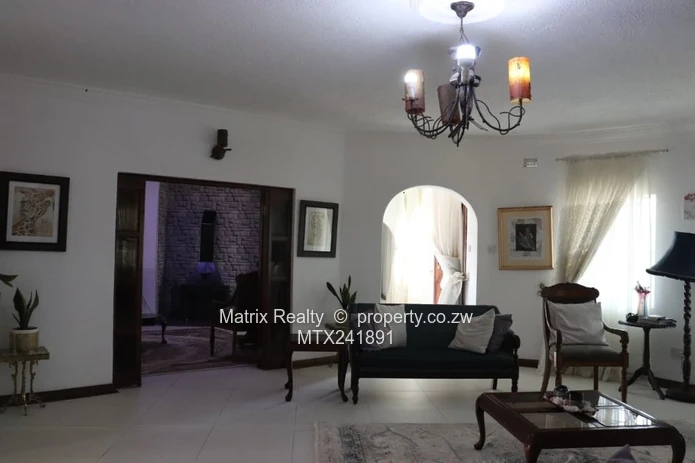 5 Bedroom Signature Residence in Helensvale