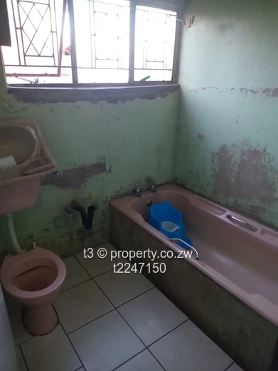 Mabvuku 5 Bed House