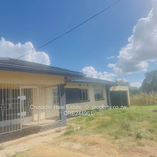 A 3 bedroomed house  located in Marimba to rent 