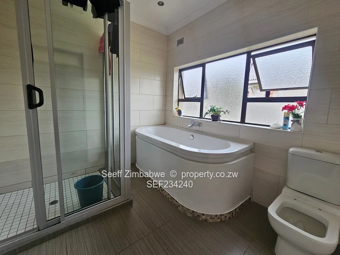 Executive 5-Bedroom House for Rent in Arlington Estate