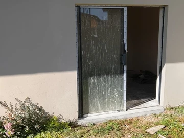 2 Bedroom Flat & Apartment