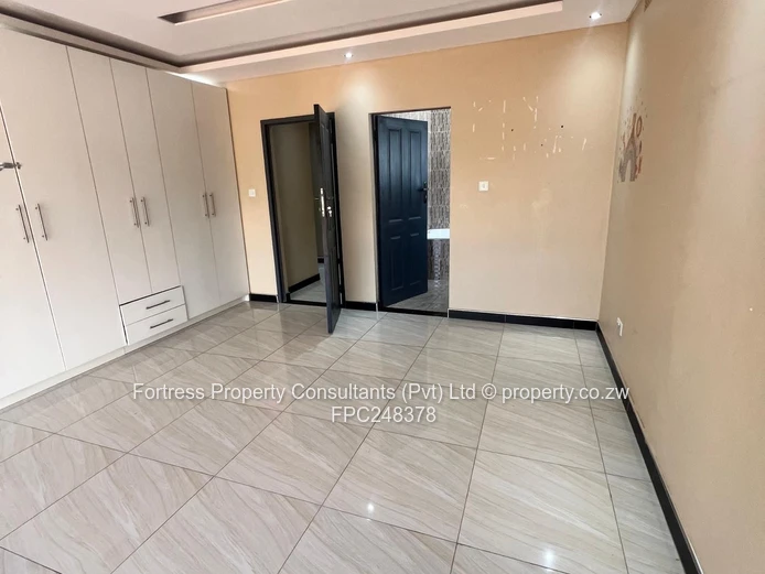 Emerald Hill: 3-Bed Tiled Home w/Solar, Water Tank