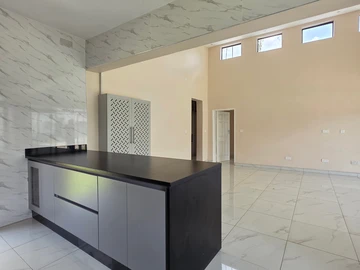 3 Bedroom Flat & Apartment