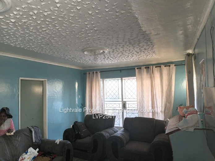 Neat house in Seke Unit A (Sole Mandate)