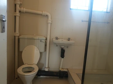 2 Bedroom Flat & Apartment