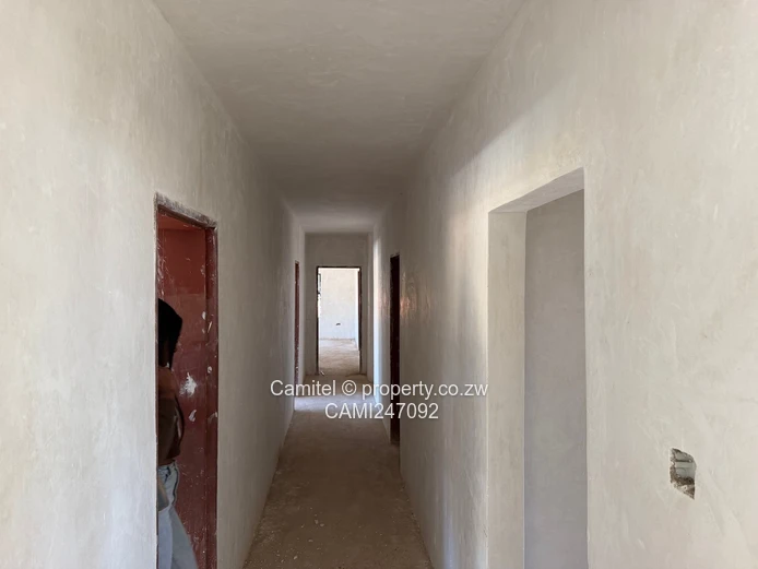 Borrowdale West:7-Bed Home with Borehole & Bright Plastered Interiors, Borrowdale West