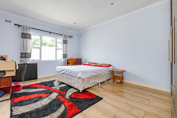 Comfortable And Spacious Living In Well Maintained Complex