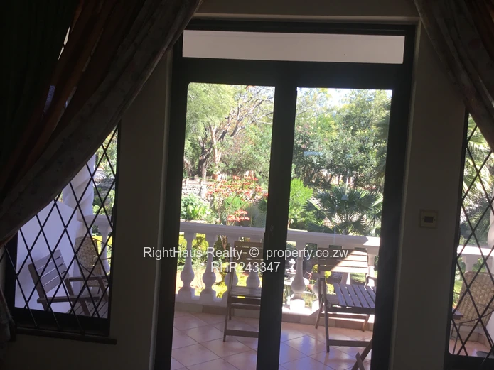 An Elegant 5 bedroom house-Borrowdale rd