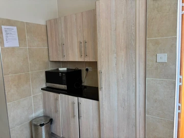 3 Bedroom Flat & Apartment