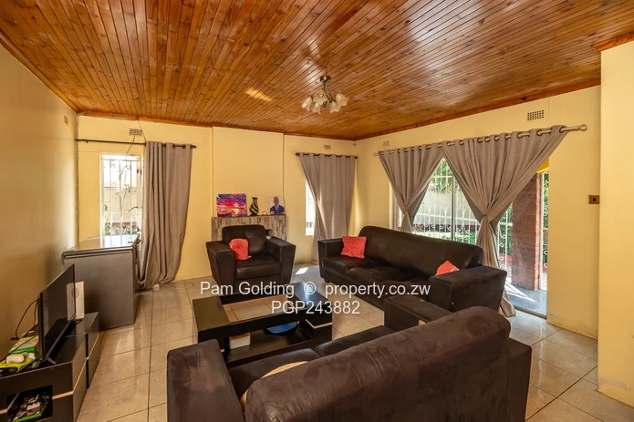 Family Home with Cottage (Sole Mandate)