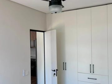 2 Bedroom Flat & Apartment