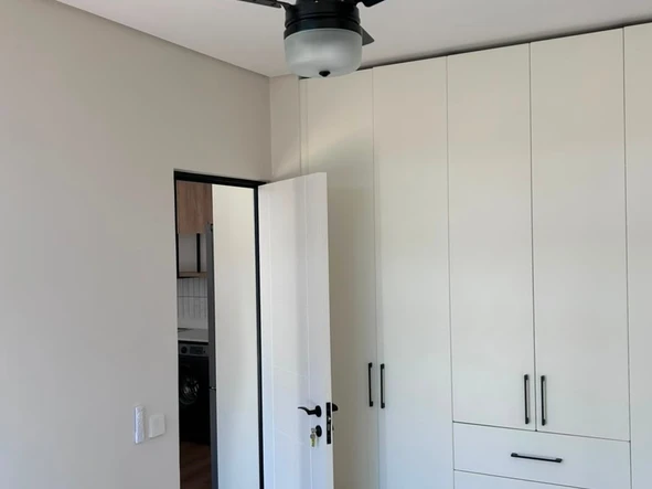 2 Bedroom Flat & Apartment
