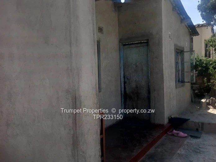House for sale in St Marys Chitungwiza (Sole Mandate)