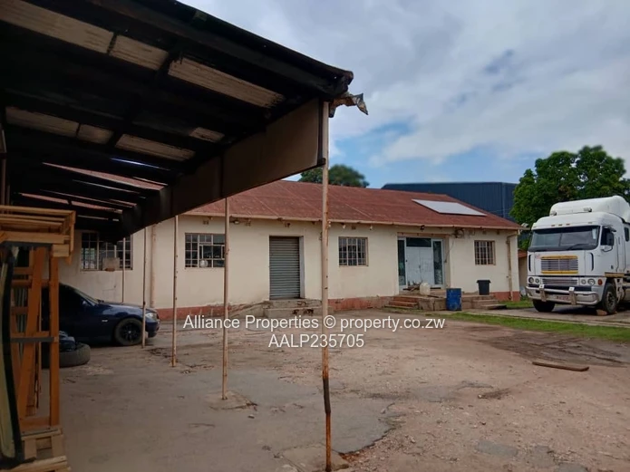 1750sqm Warehouse Facility with Offices in Prime Graniteside (Kelvin North)