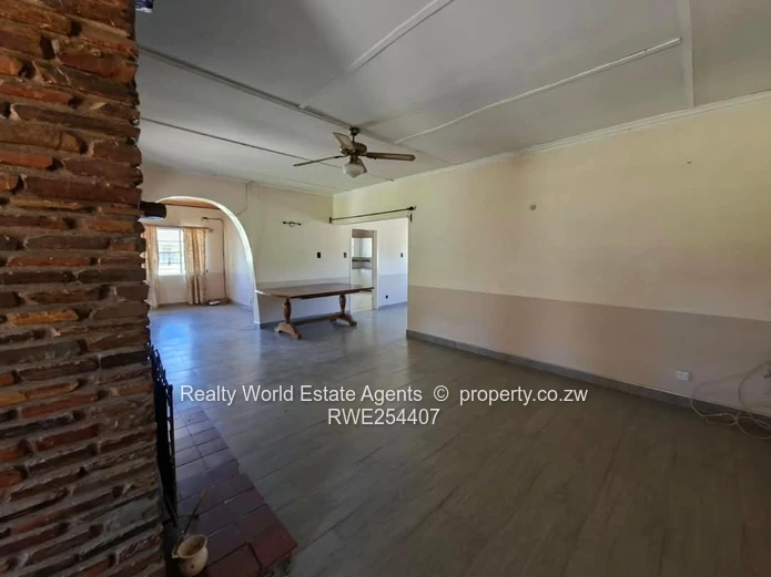 Avondale West House to Rent