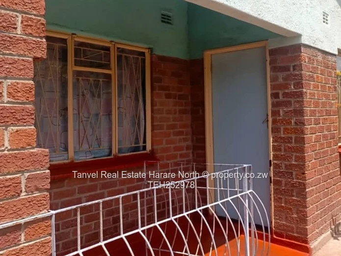 Available for sale in Glenora C is a 4 bedroomed house, kitchen, lounge and dinning, walled and gate