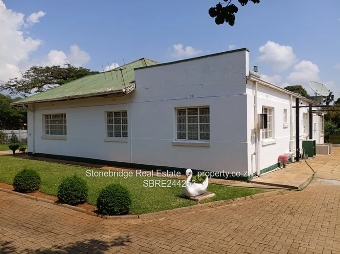 4 Bedroomed  House in Famona to rent for Commercial Use