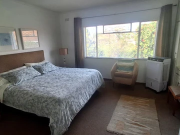 2 Bedroom Flat & Apartment