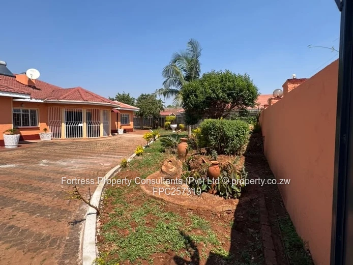 5-Bed House for Rent in Westgate