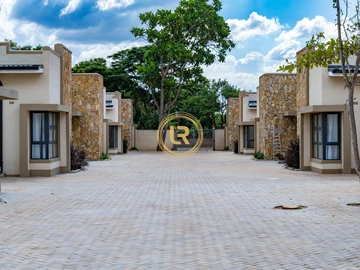 3 Bedroom Flat & Apartment